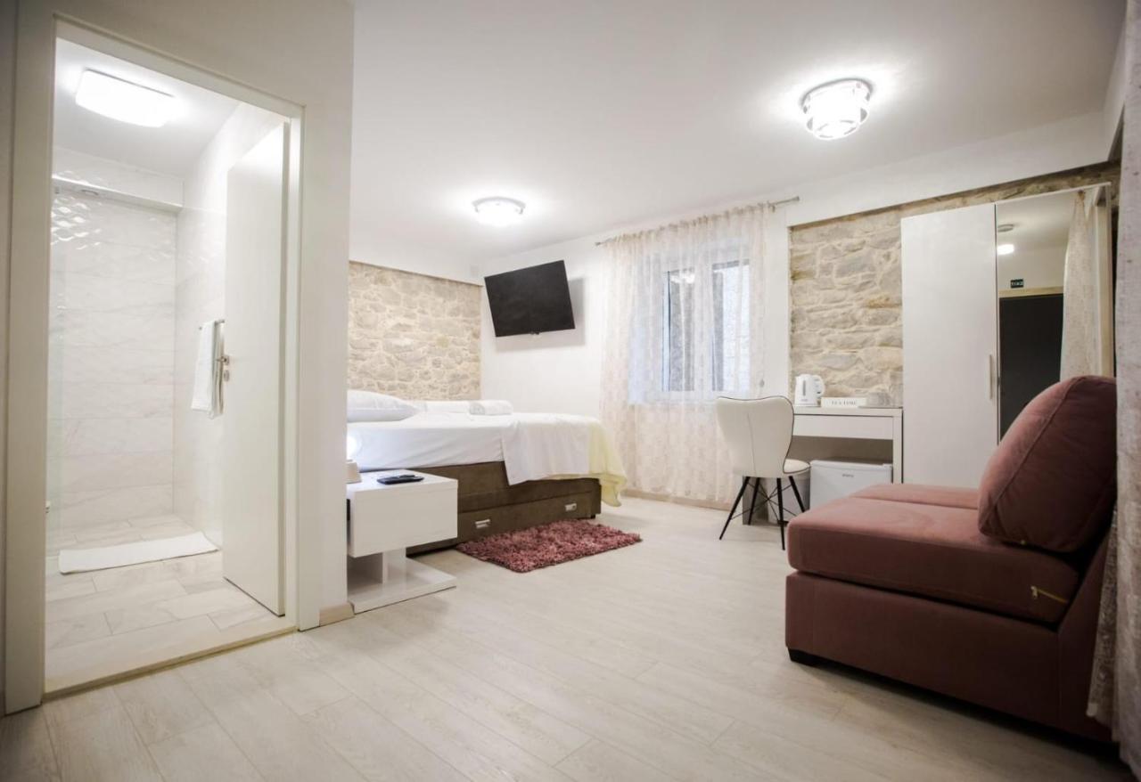 Lions Luxury Rooms Split Exterior photo