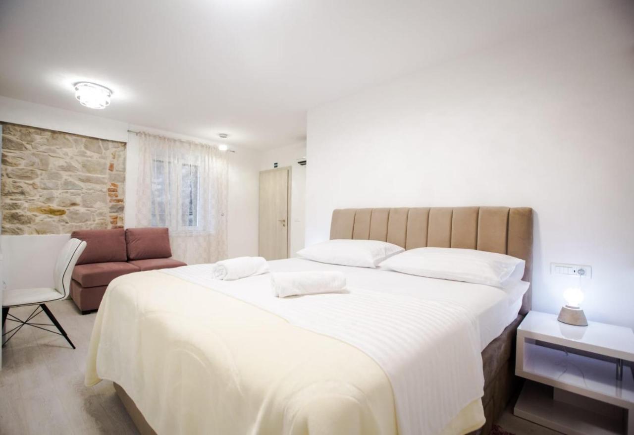 Lions Luxury Rooms Split Exterior photo