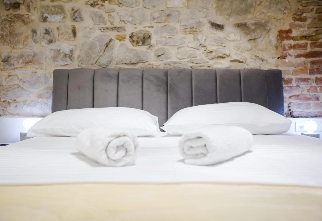 Lions Luxury Rooms Split Exterior photo
