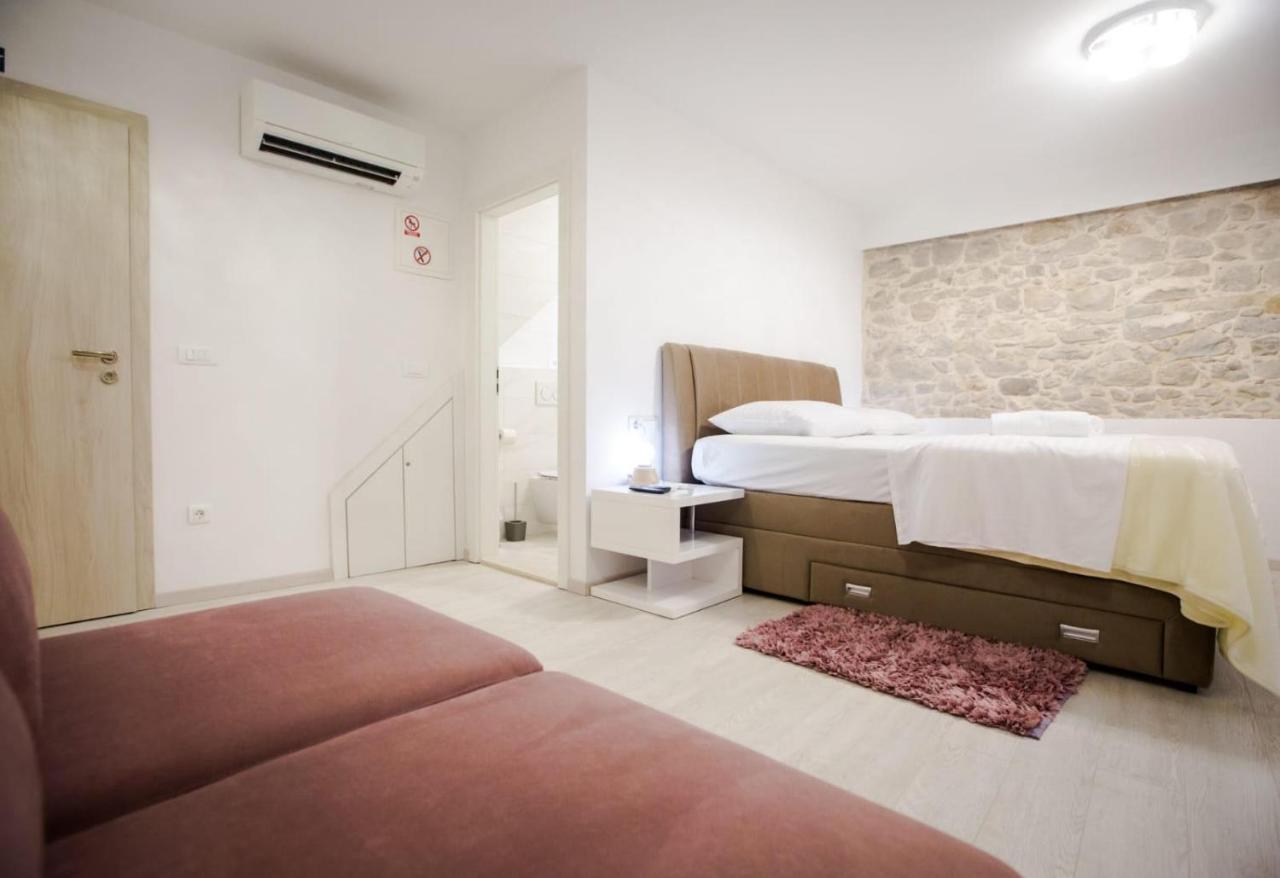 Lions Luxury Rooms Split Exterior photo