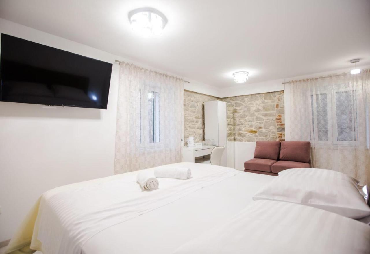 Lions Luxury Rooms Split Exterior photo
